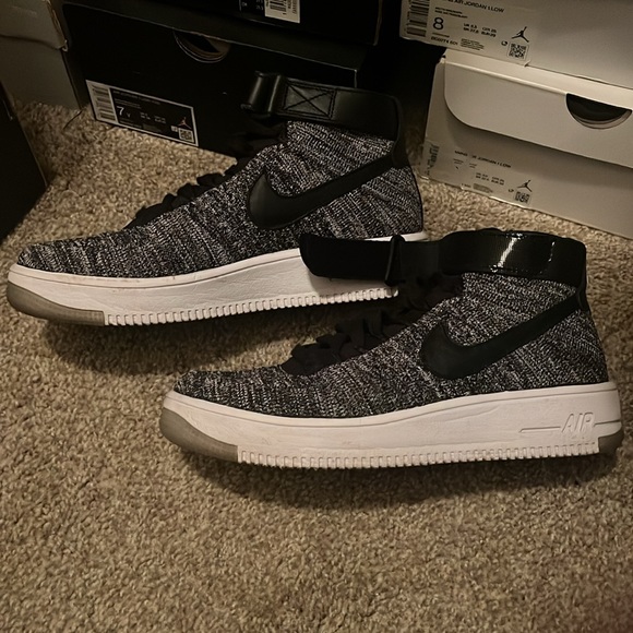 Nike Air Force 1 Flyknit (8W) - Picture 4 of 10
